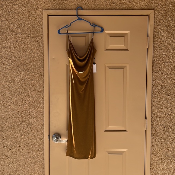 Ivana Dress - Picture 4 of 7